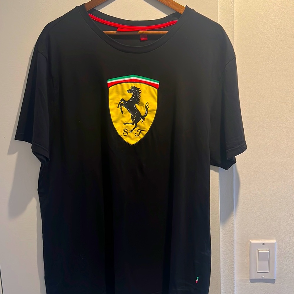 XL official license Ferrari black tshirt